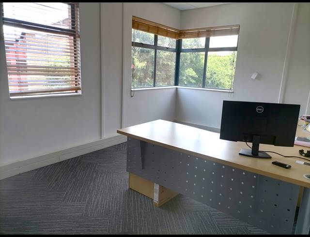 251M² CO-WORKING SPACE TO LET IN DIE HOEWES